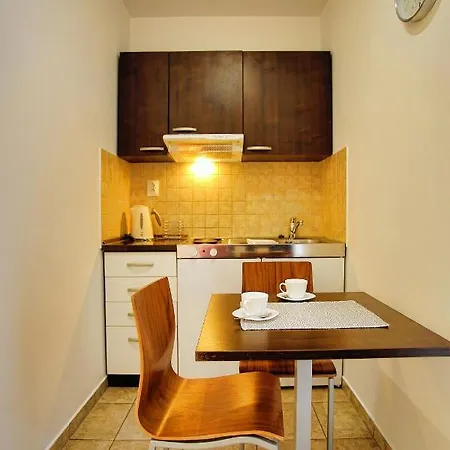 Apartment Lux S Terasou Harmony V Thermal Parku S Vyhladom Na Bazeny Besenova